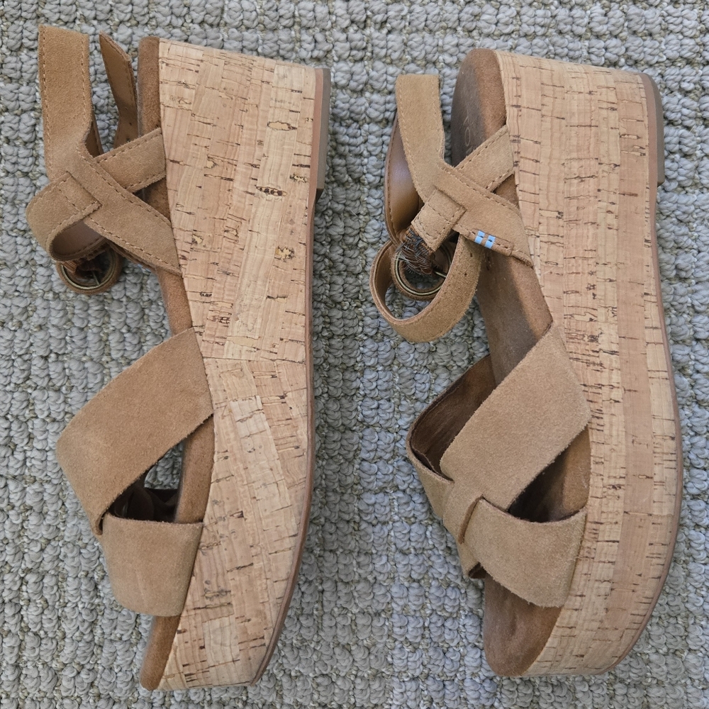 Toms Tan Suede Wedge Shoes with Cork Heel - Picture 3 of 12